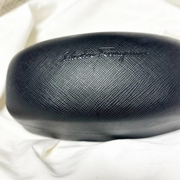 Salvadore Ferragamo tortoise These stylish sunglasses Oversized - Picture 6 of 8